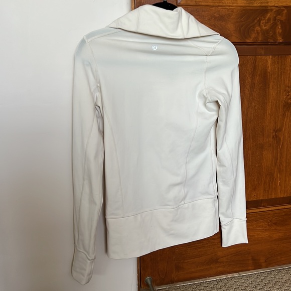 Lululemon jacket - Picture 4 of 4